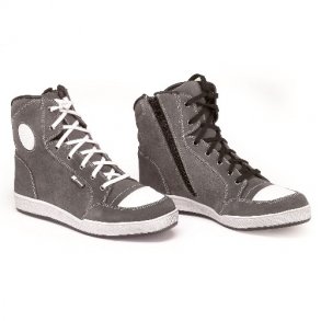 MC Sneakers